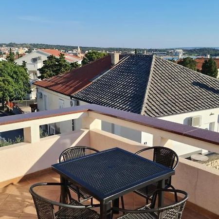Apartmani Dami Новаля Екстер'єр фото