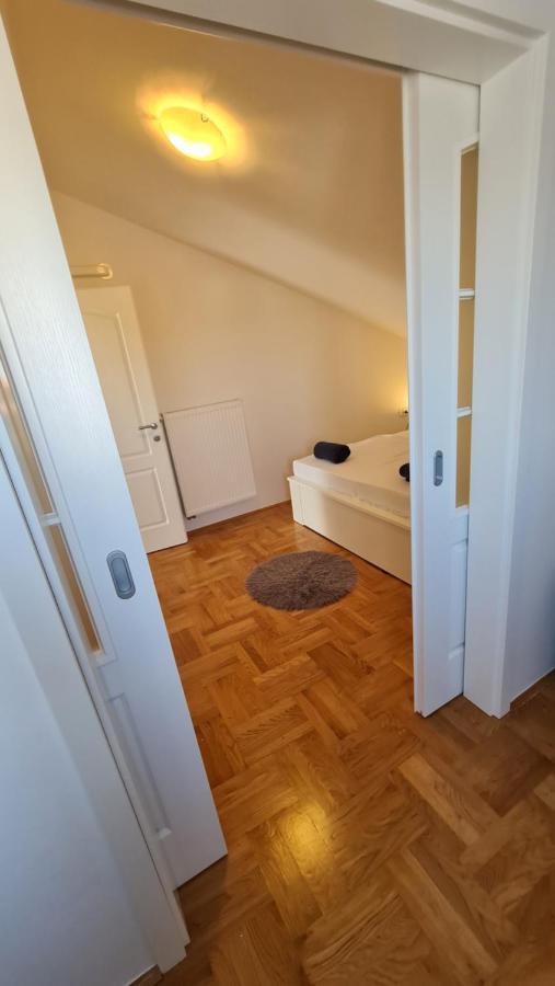 Apartmani Dami Новаля Екстер'єр фото