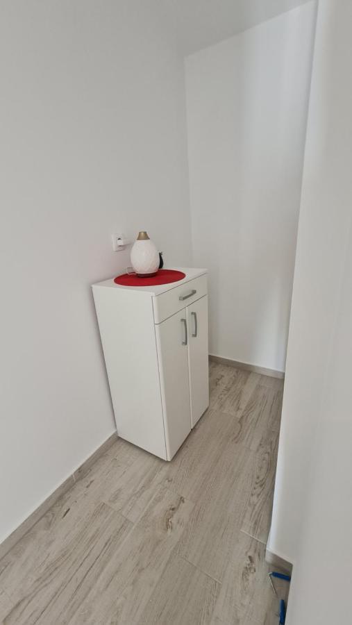 Apartmani Dami Новаля Екстер'єр фото