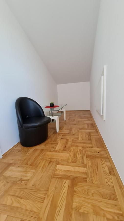 Apartmani Dami Новаля Екстер'єр фото