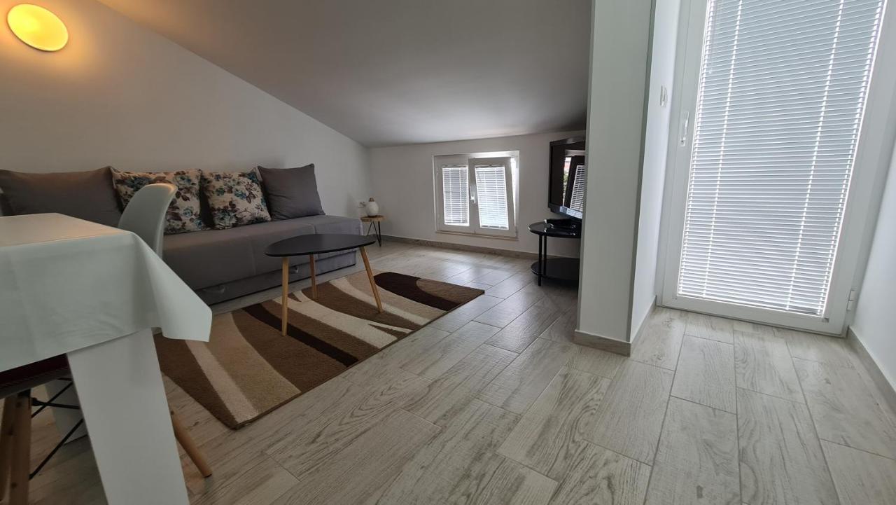 Apartmani Dami Новаля Екстер'єр фото