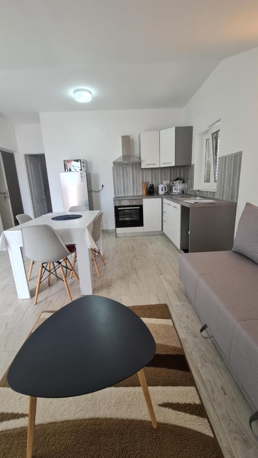 Apartmani Dami Новаля Екстер'єр фото